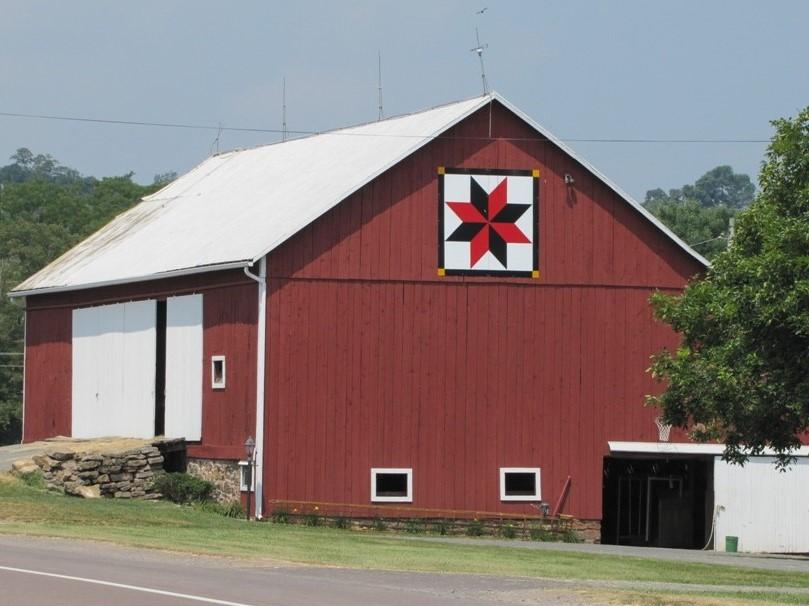 Lemoyne star barn quilt